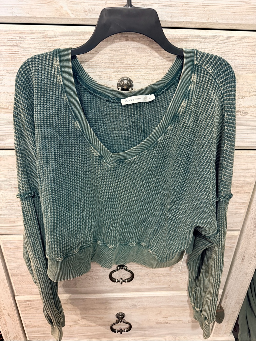 ALTARD STATE Olive Waffle V-Neck Pullover xl